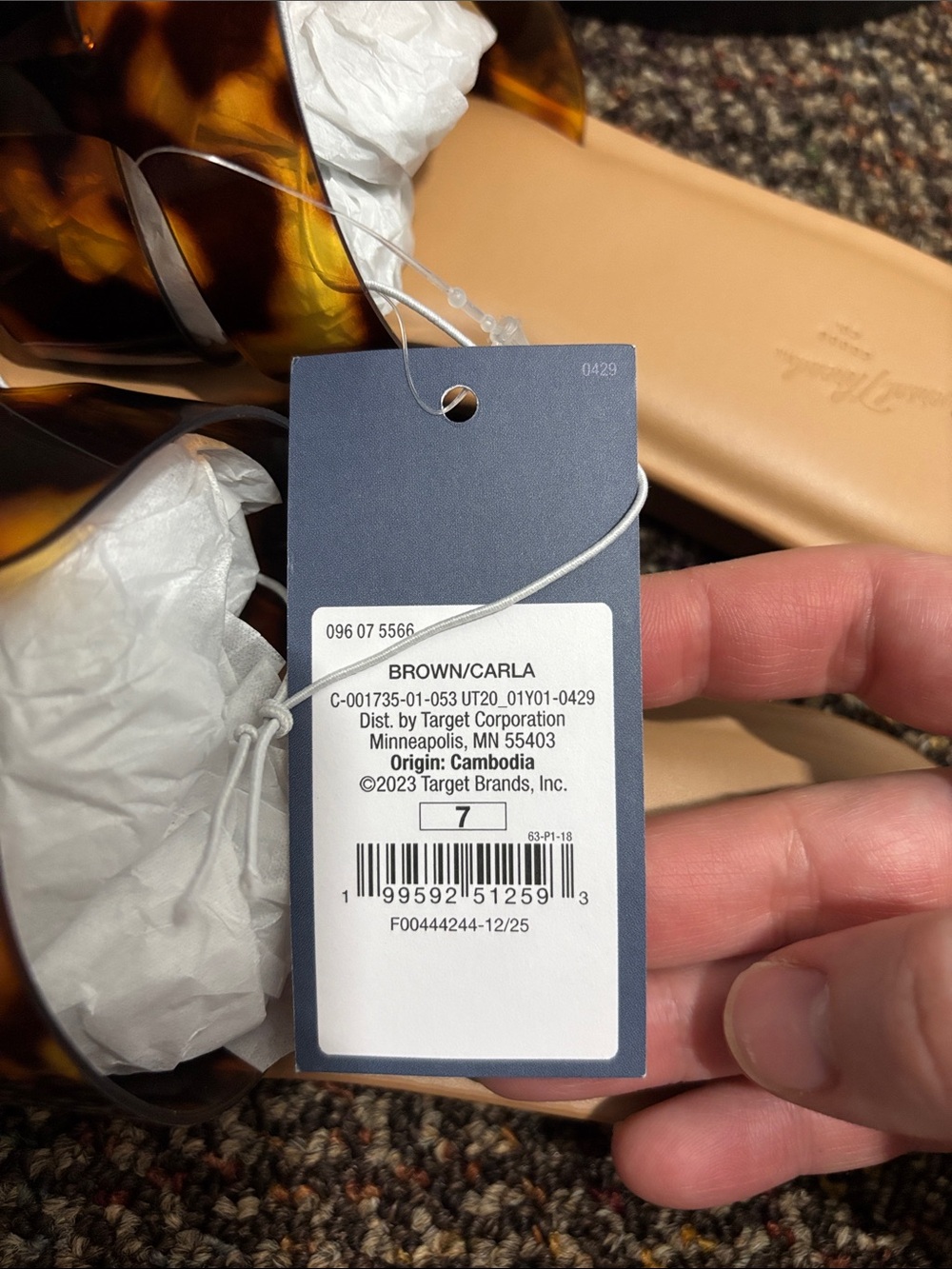 Universal Thread Tortoiseshell Buckle Slide Sandals in Tan - Picture 3 of 3